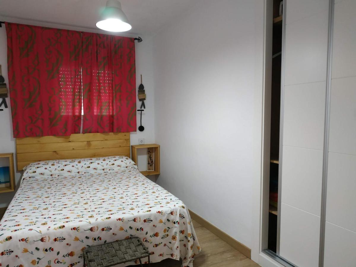 Casa Jurel Apartment โกนิล เด ลาฟรอนเตรา ภายนอก รูปภาพ