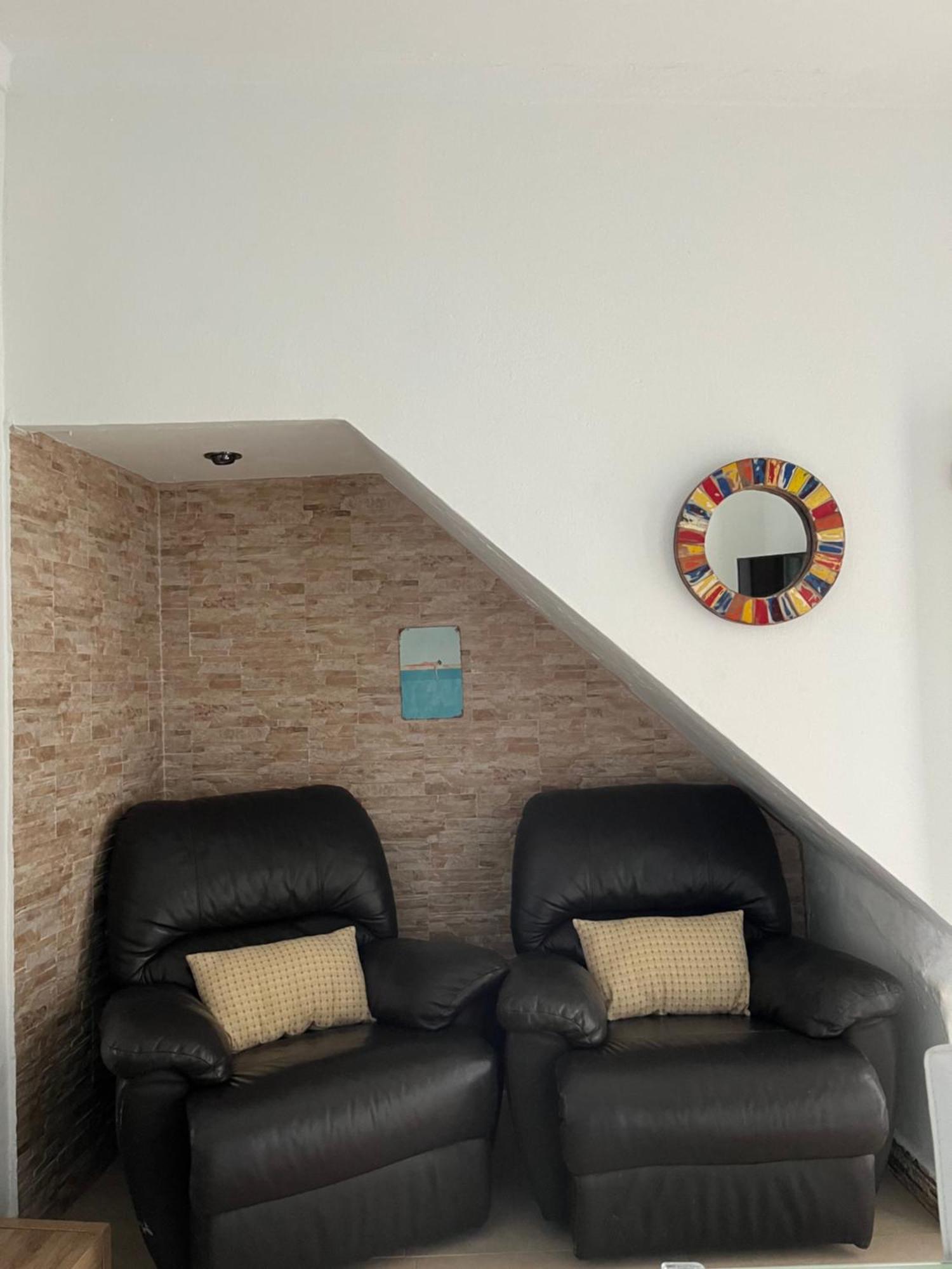 Casa Jurel Apartment โกนิล เด ลาฟรอนเตรา ภายนอก รูปภาพ